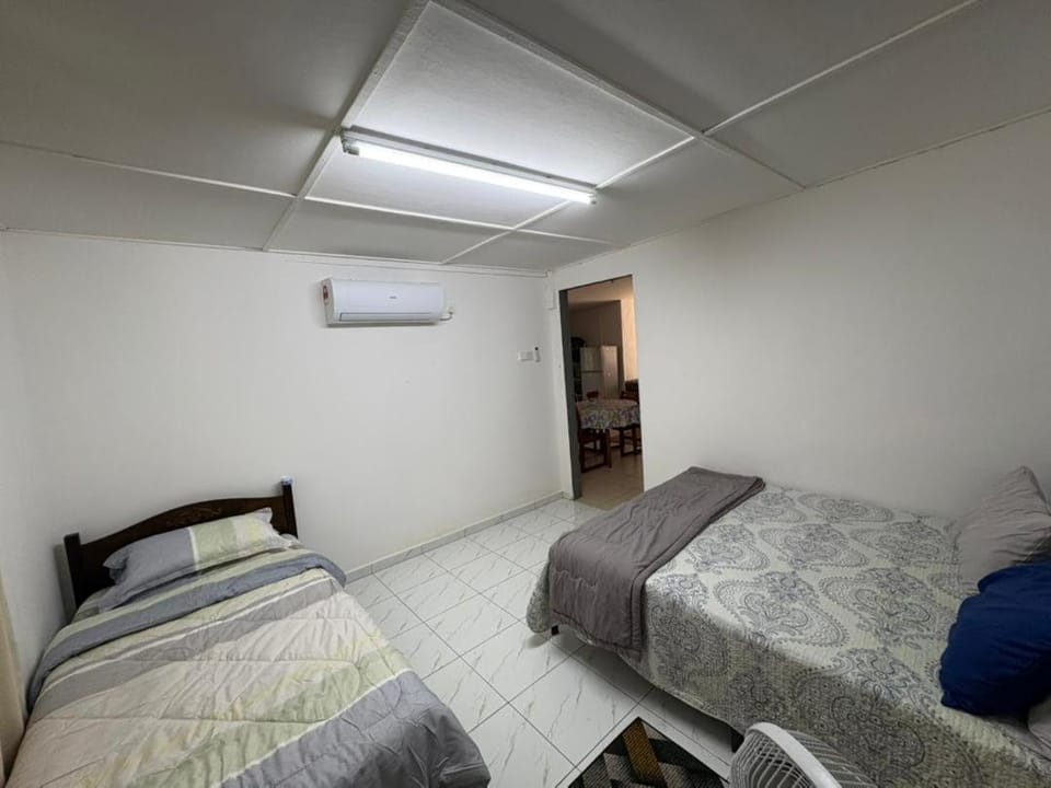 Bedroom, air conditioner