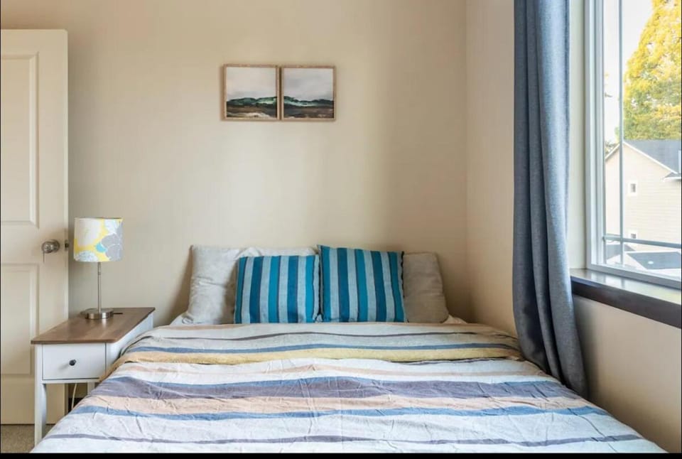 Lynnwood Stunning Newly Build Home House in Lynnwood