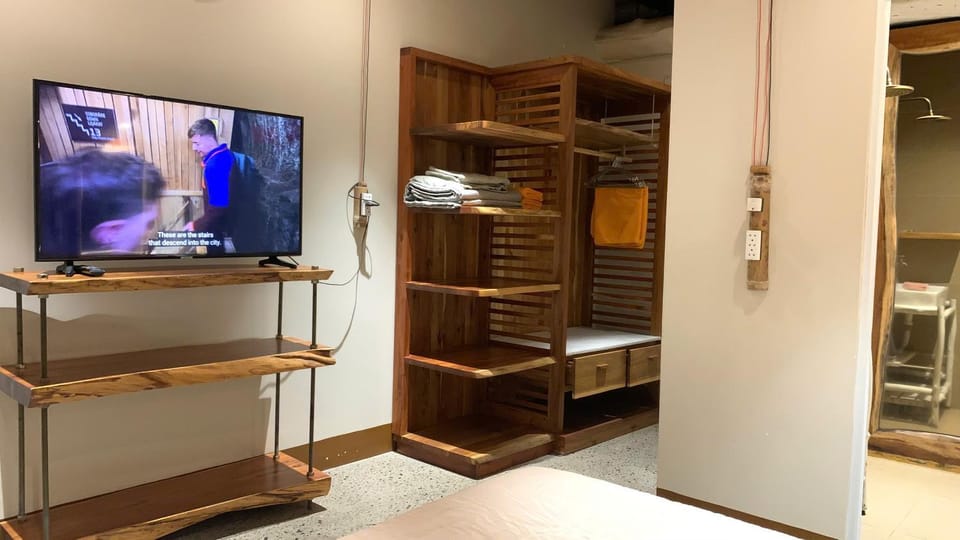 TV and multimedia, Kitchen or kitchenette