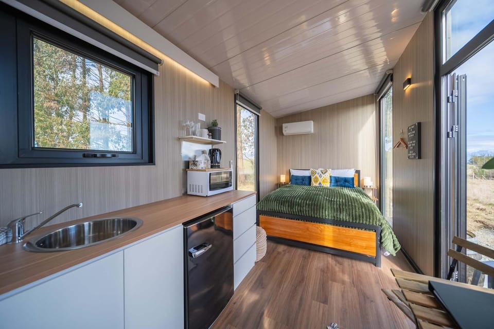 Whitestone Retreat X by Tiny Away House in Te Anau