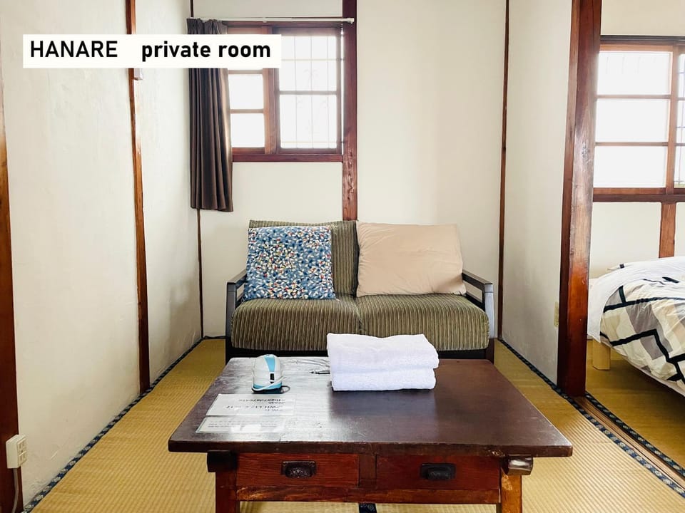 Living room, Photo of the whole room
