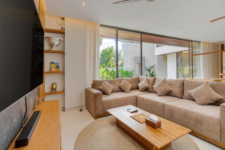 Villa Sunshine Sparkling Style & Spacious Comfort in Sanur Villa in Denpasar