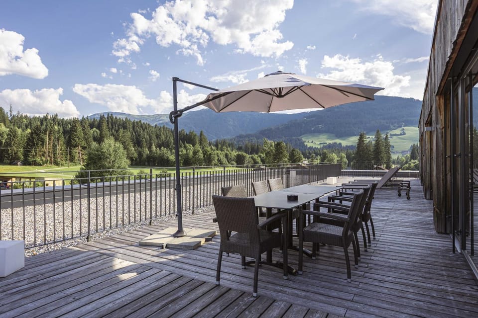 View (from property/room), Balcony/Terrace, Mountain view