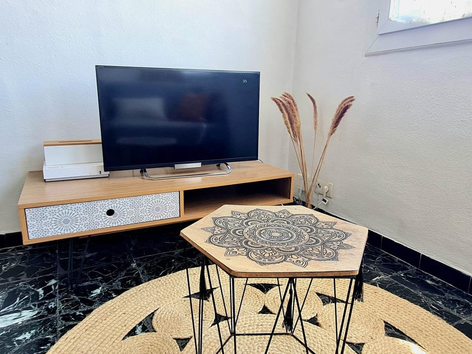 Communal lounge/ TV room, TV and multimedia, internet