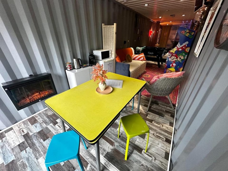 Séjour insolite dans un Container aménagé à Berck avec Borne d'arcade et Babyfoot Apartment in Berck