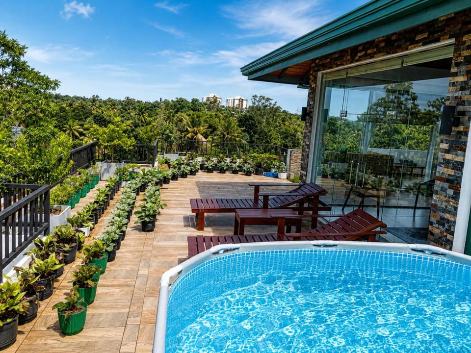 Garden, View (from property/room), Balcony/Terrace, Garden view, Pool view, Swimming pool, sunbed