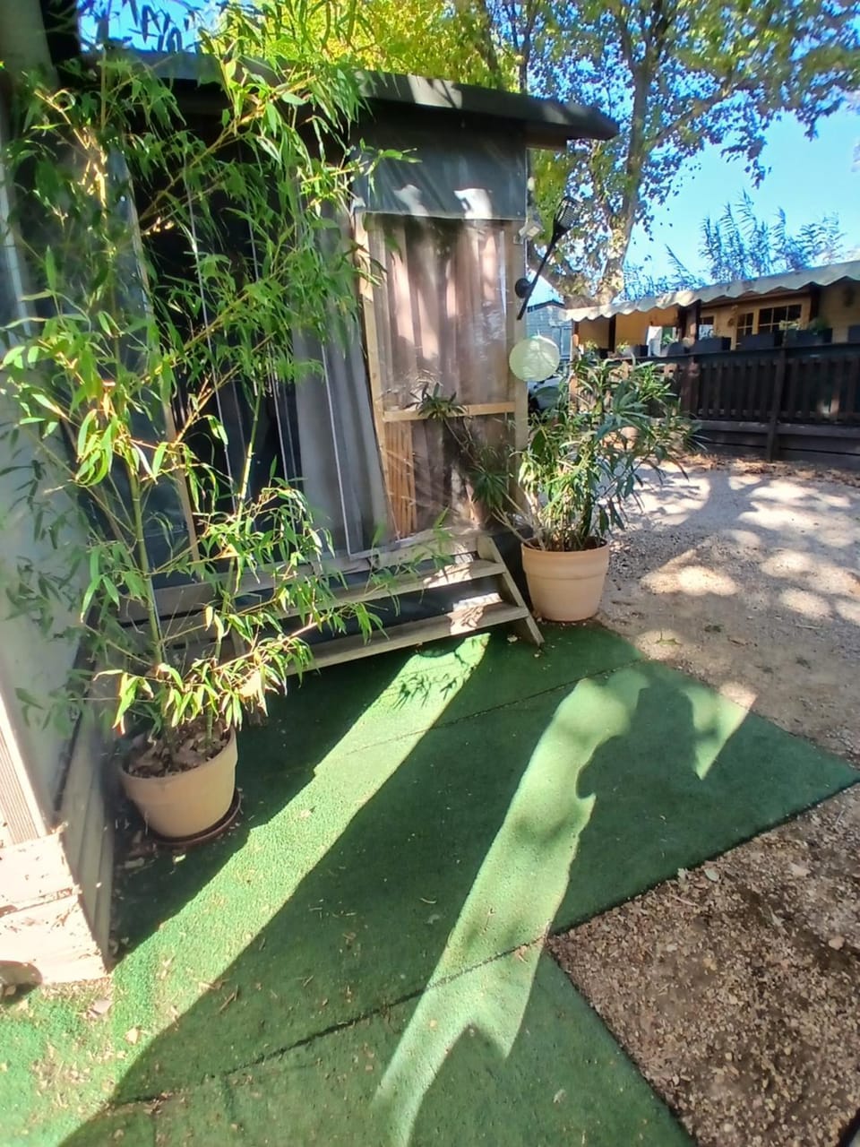 Chalet Campground/ 
RV Resort in French Riviera