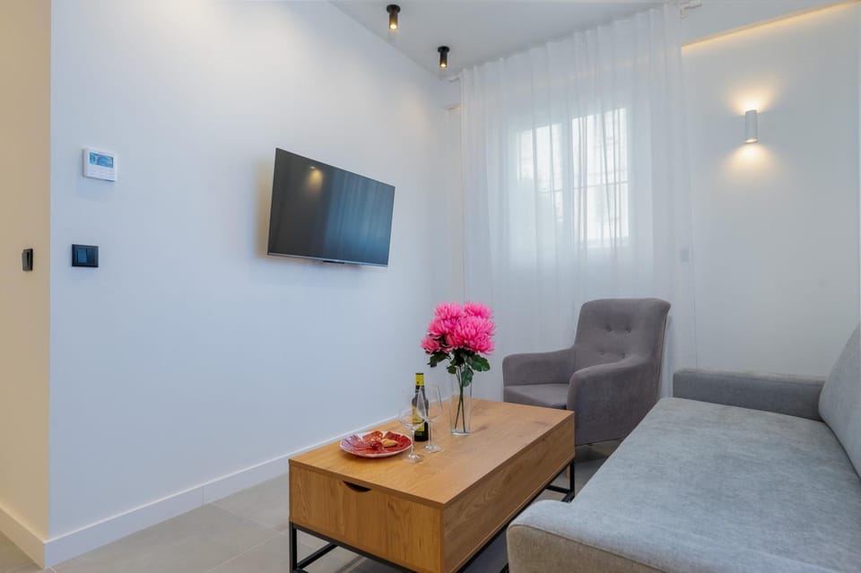 TV and multimedia, Living room, Seating area