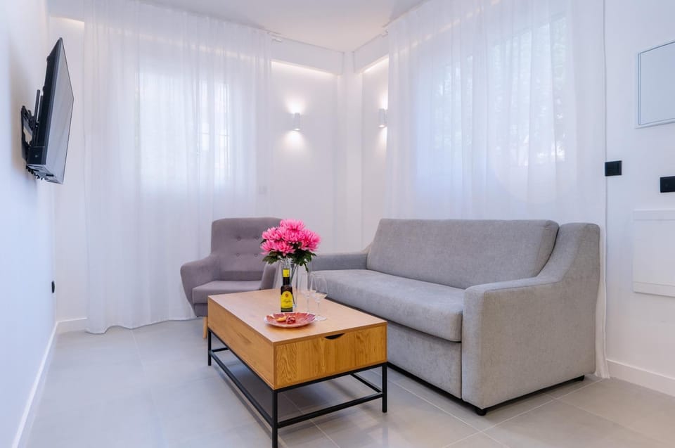 TV and multimedia, Living room, Seating area