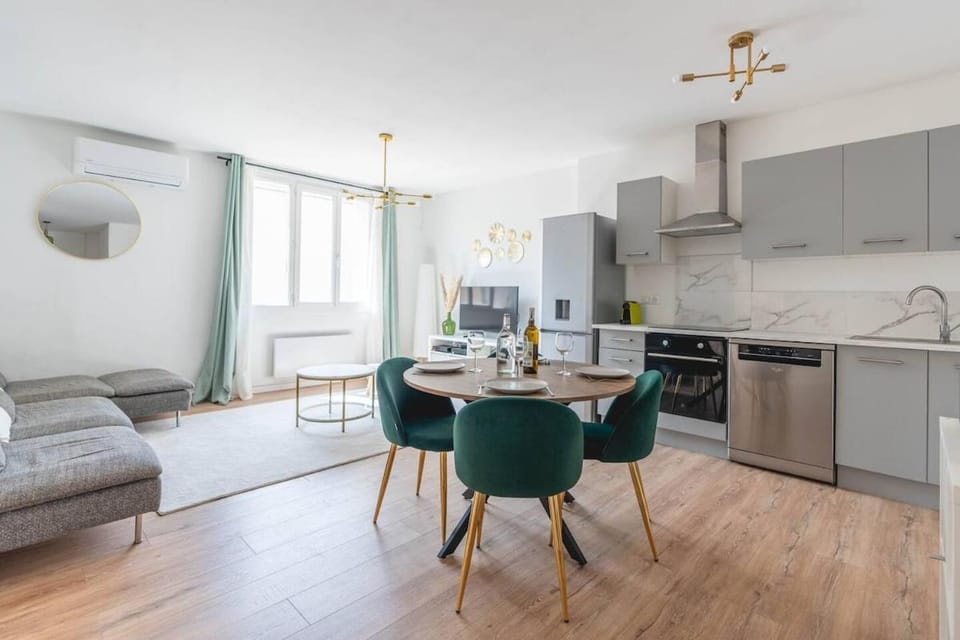 Appartement confortable L'Éclat Doré Apartment in Pertuis