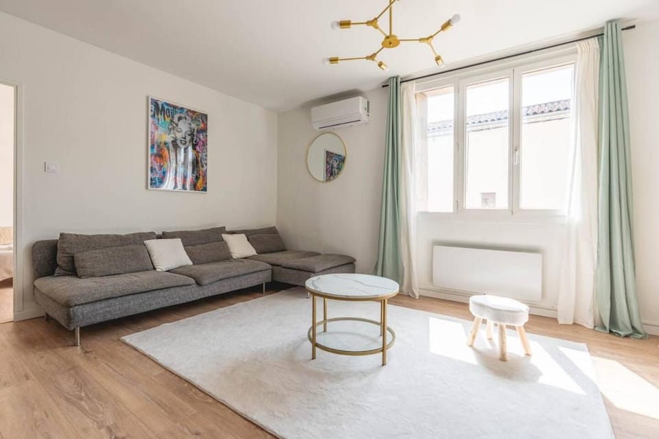 Appartement confortable L'Éclat Doré Apartment in Pertuis