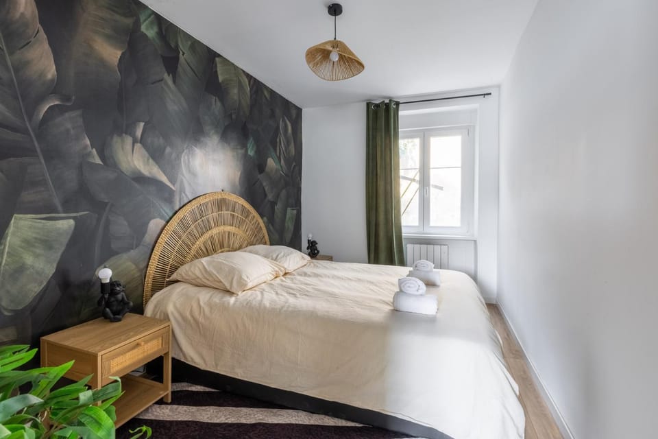 Bed, Photo of the whole room, Bedroom