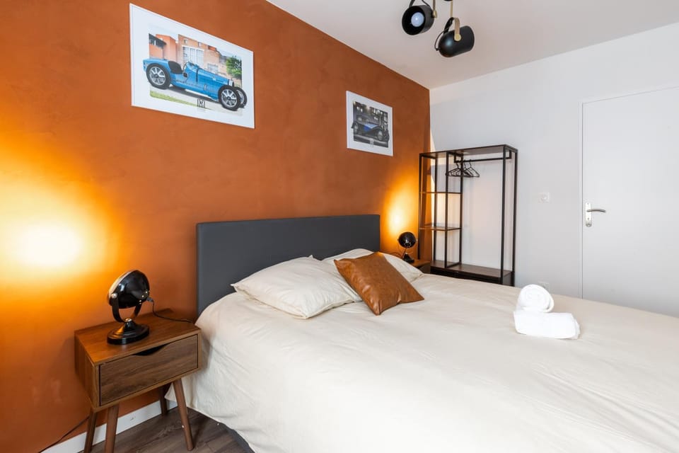 Bed, Photo of the whole room, Bedroom, wardrobe