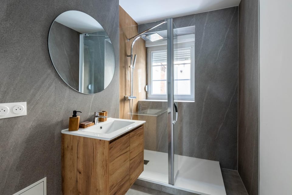 Shower, Toilet, Bathroom