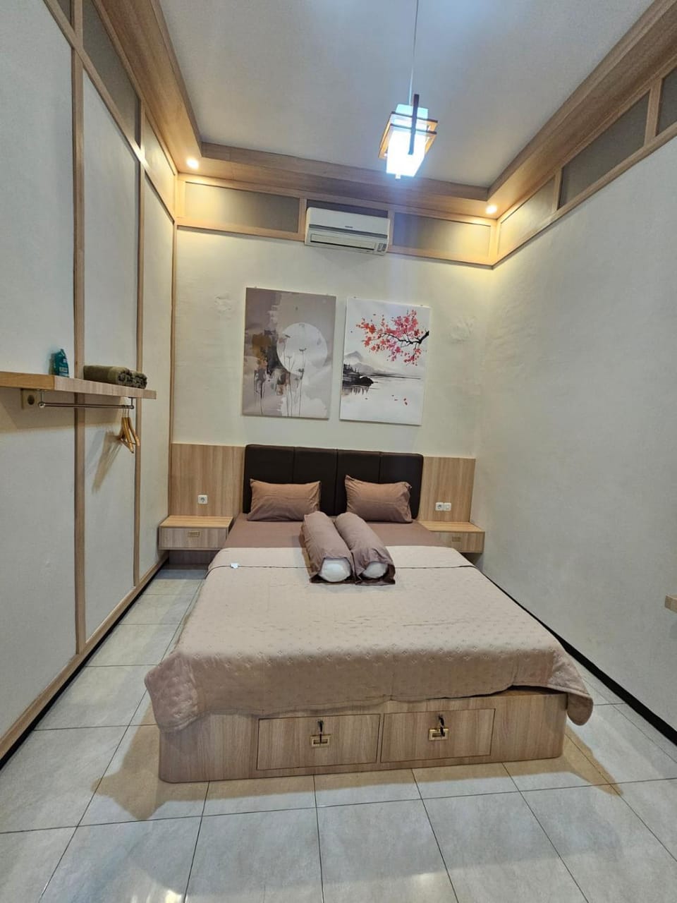 Bed, Bedroom, air conditioner