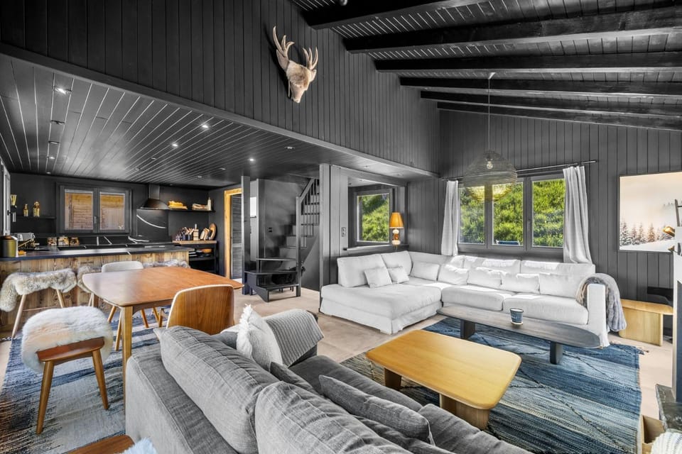 Communal lounge/ TV room, Living room