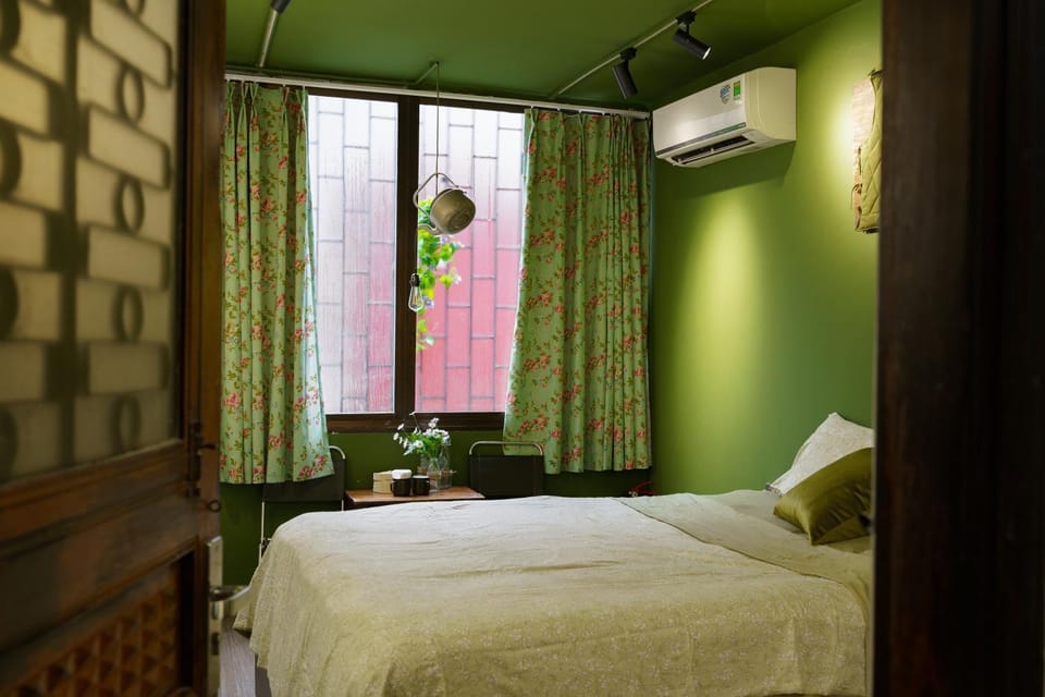 Bed, Photo of the whole room, Bedroom, air conditioner