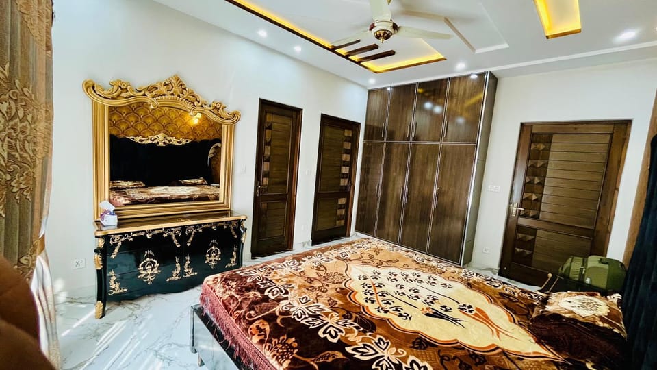 House apartment Apartment in Lahore