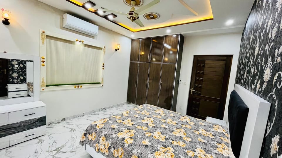 House apartment Apartment in Lahore