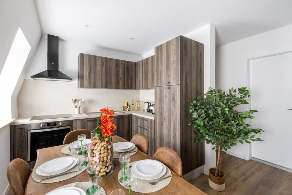 Dining area, kitchen