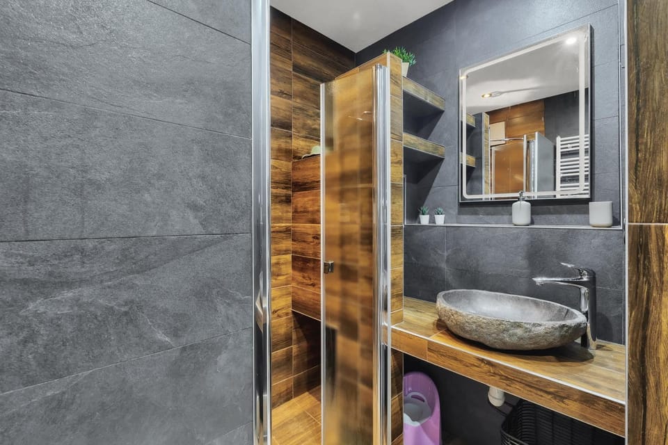 Shower, Bathroom, towels