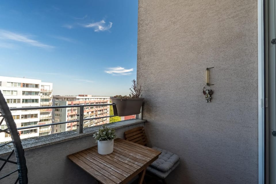 Patio, Day, View (from property/room), Balcony/Terrace