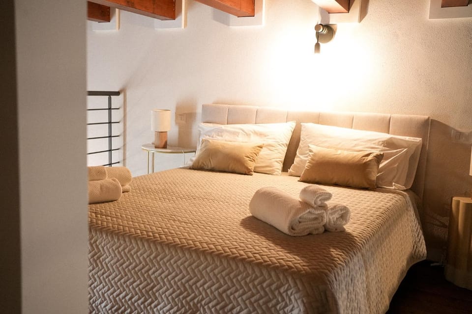 Bed, Photo of the whole room
