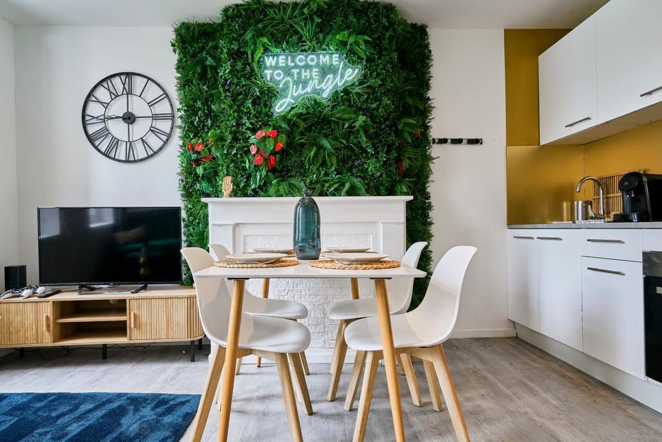 TV and multimedia, Living room, Dining area, kitchen
