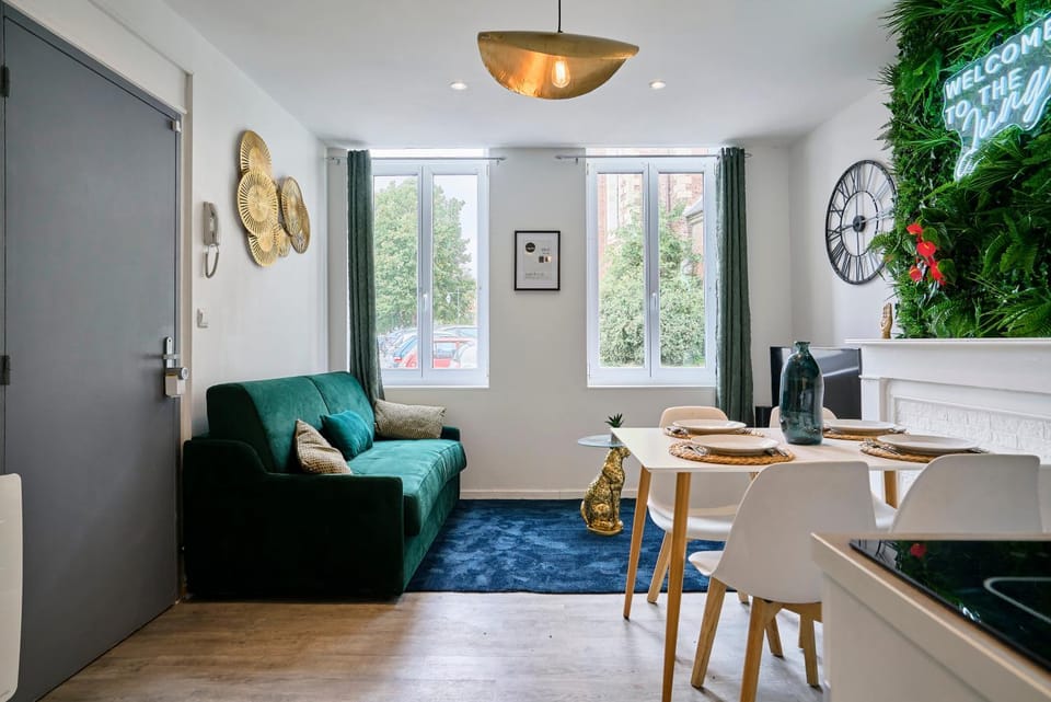 Living room, Seating area, Dining area
