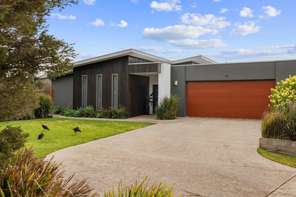 Property building, Garden, Garden view