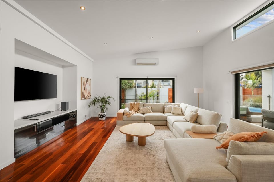 Communal lounge/ TV room, TV and multimedia