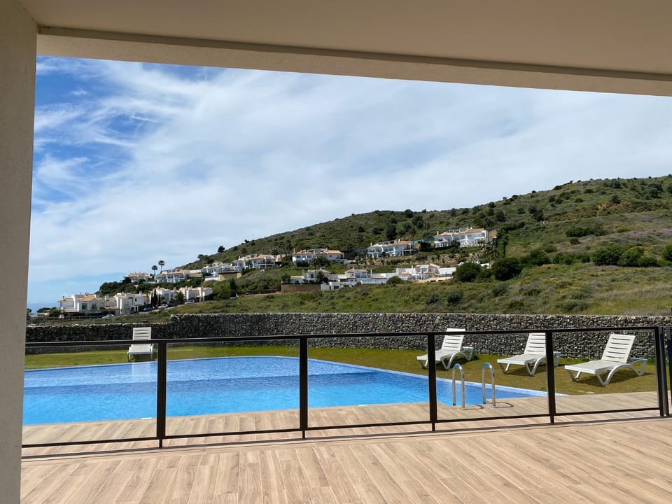 Day, Swimming pool