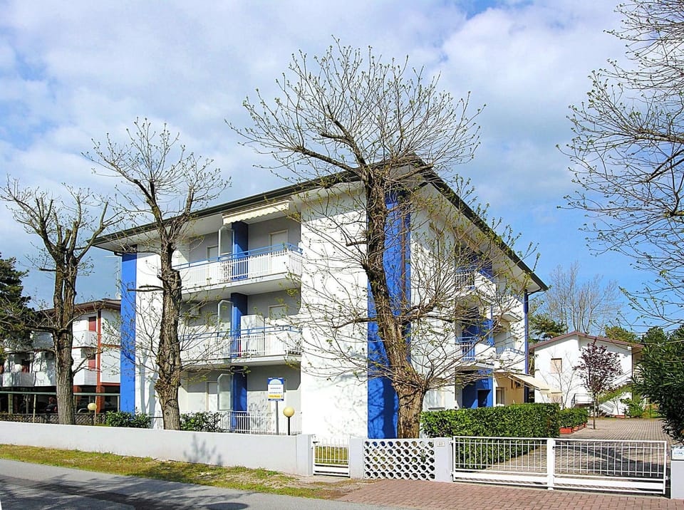 Property building, Parking