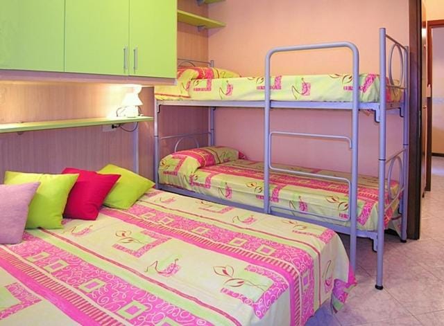 Bed, Bedroom, bunk bed