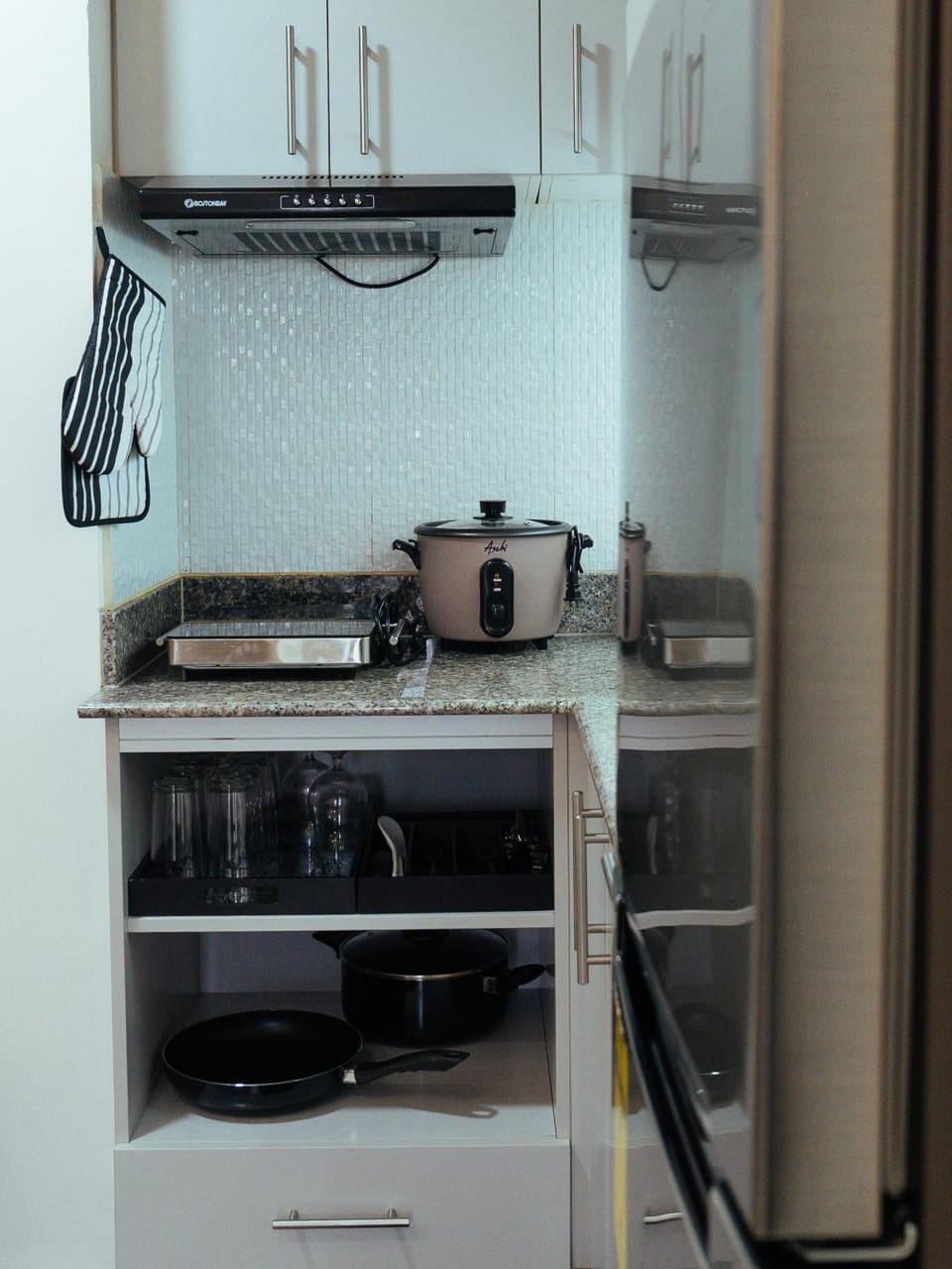 Kitchen or kitchenette, stove