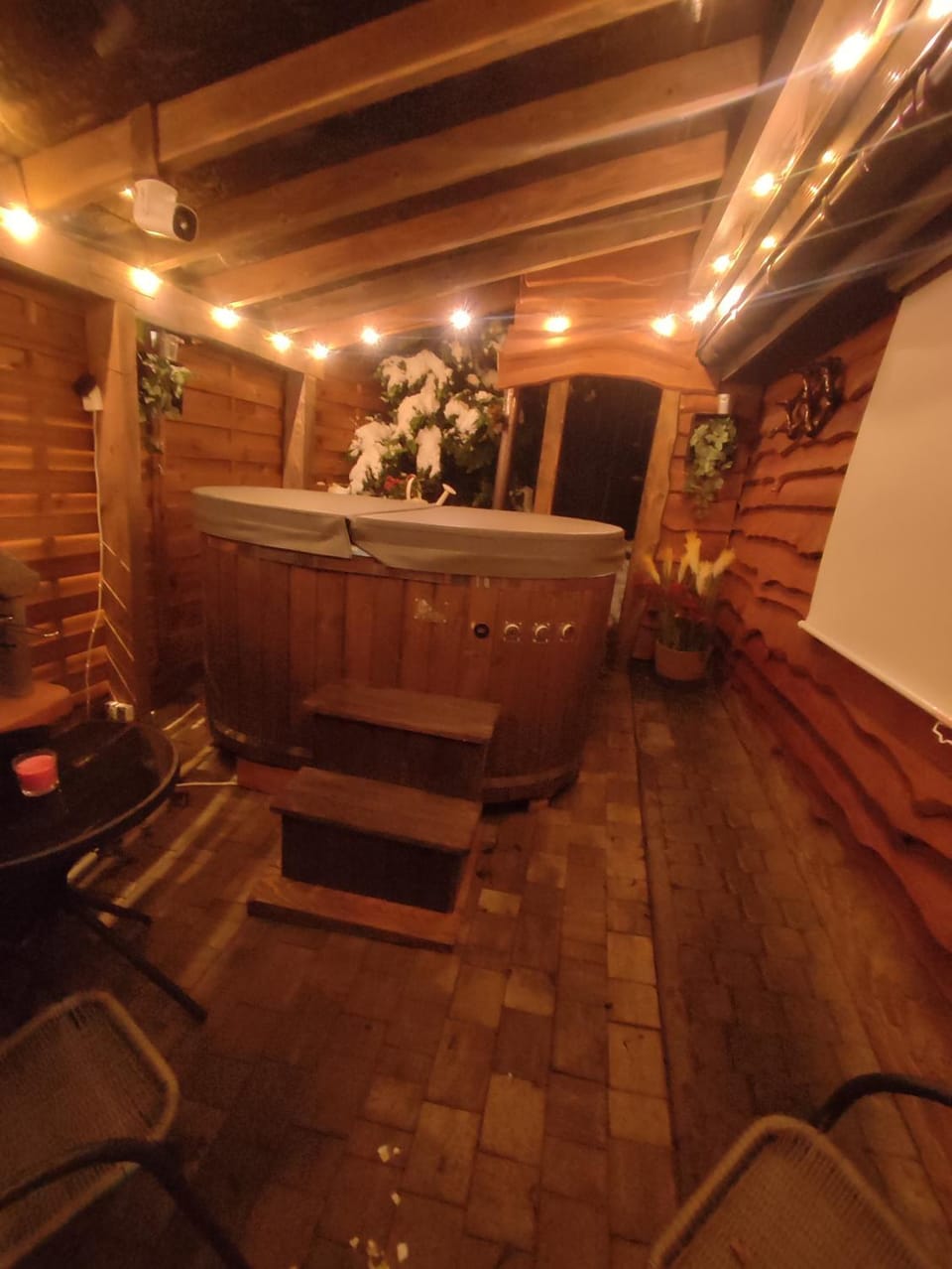 Romantyczny Zakątek z Jacuzzi Duo House in Poland