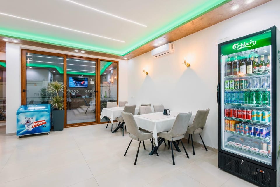 APART-HOTEL PRESiDENT 2 Apartment hotel in Ulcinj