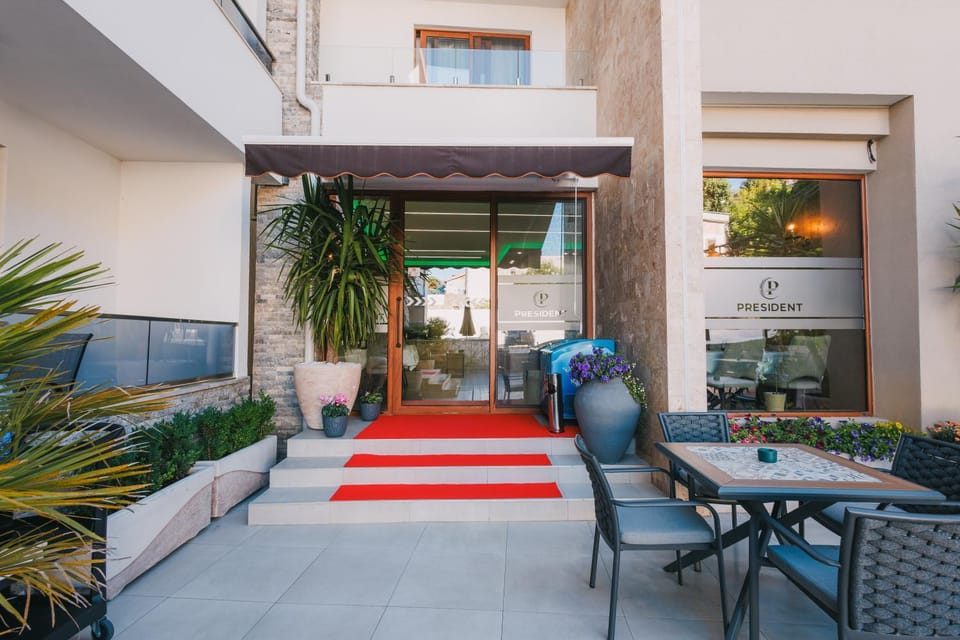APART-HOTEL PRESiDENT 2 Apartment hotel in Ulcinj