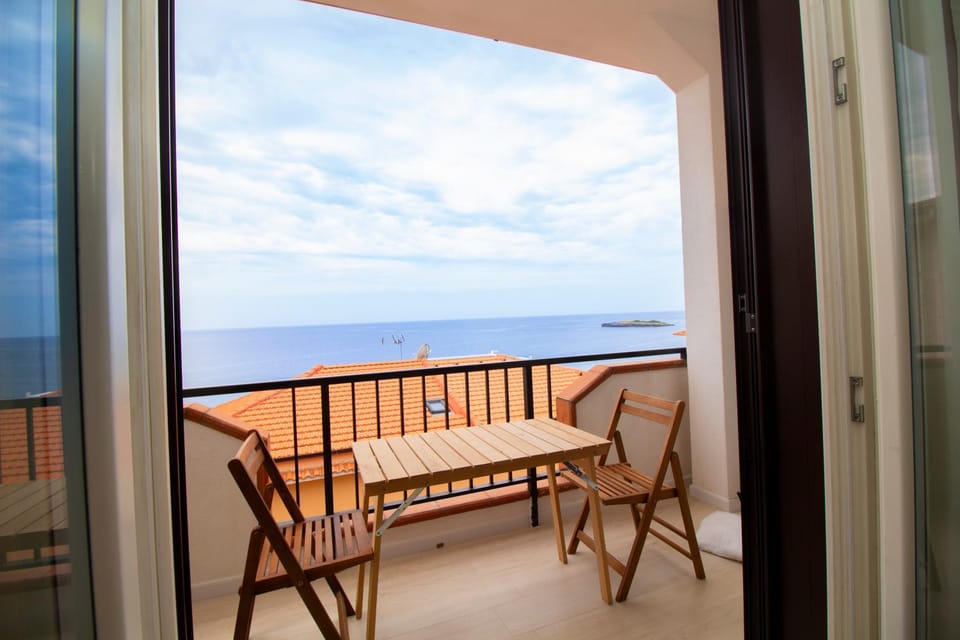View (from property/room), Balcony/Terrace