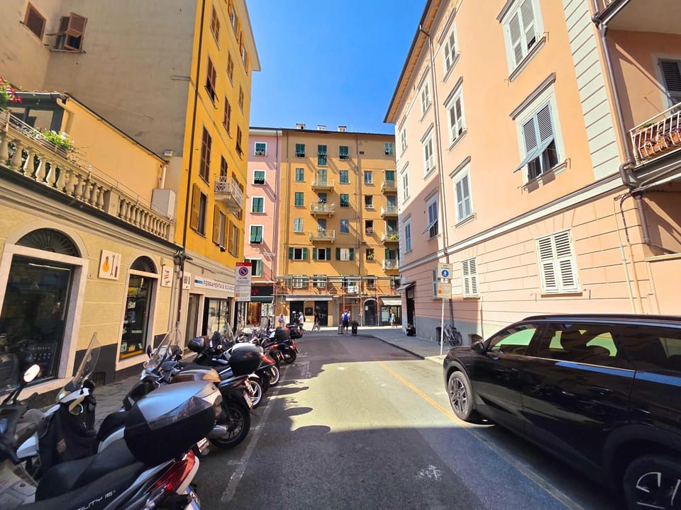 Property building, City view, Street view, Location, Parking