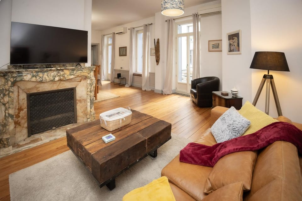 Communal lounge/ TV room, TV and multimedia, Living room, Seating area