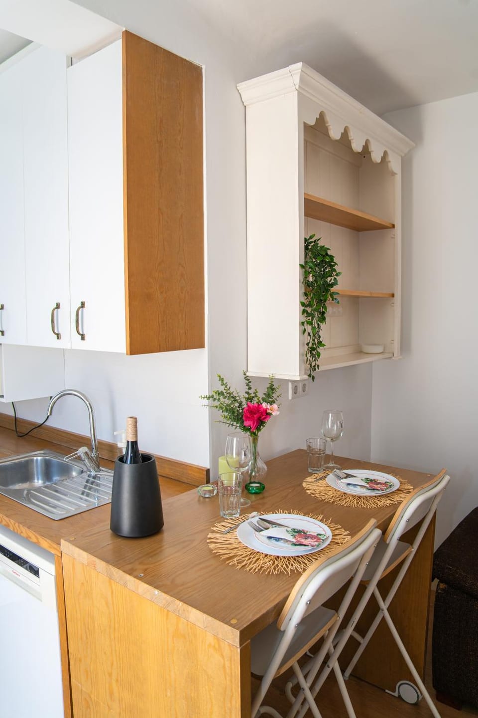 Dining area, Communal kitchen