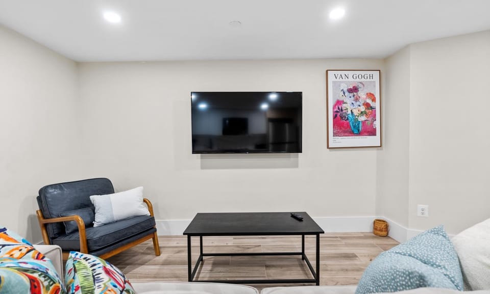 TV and multimedia, Living room, Seating area