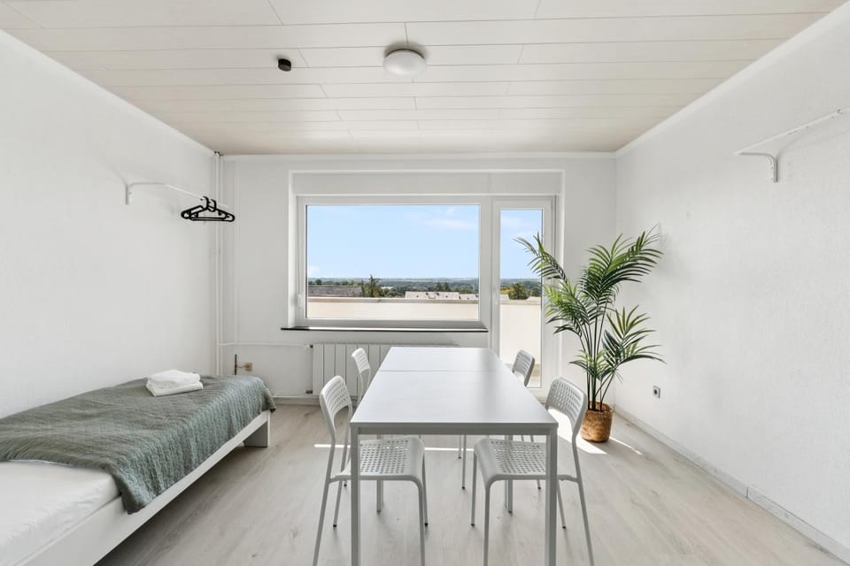 Bed, View (from property/room), Balcony/Terrace, Photo of the whole room, Seating area, Dining area, Bedroom