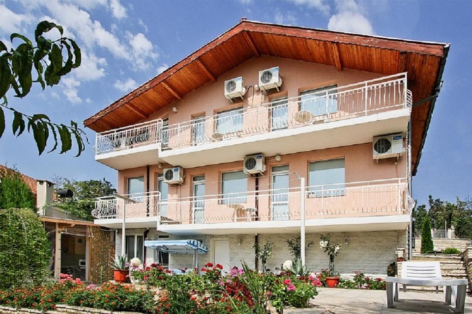 Villa Karina Bed and Breakfast in Dobrich Province, Bulgaria