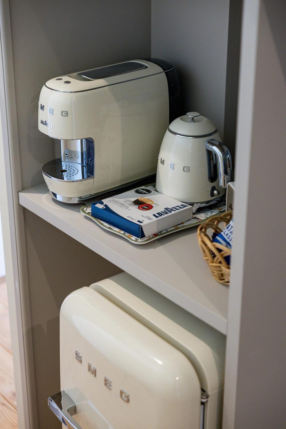 Coffee/tea facilities, minibar