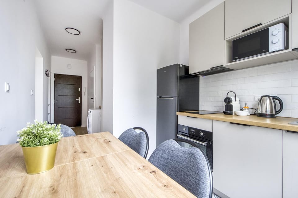 Coffee/tea facilities, Kitchen or kitchenette, dishwasher, microwave, stove