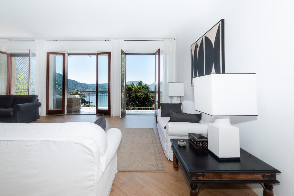 Natural landscape, Living room