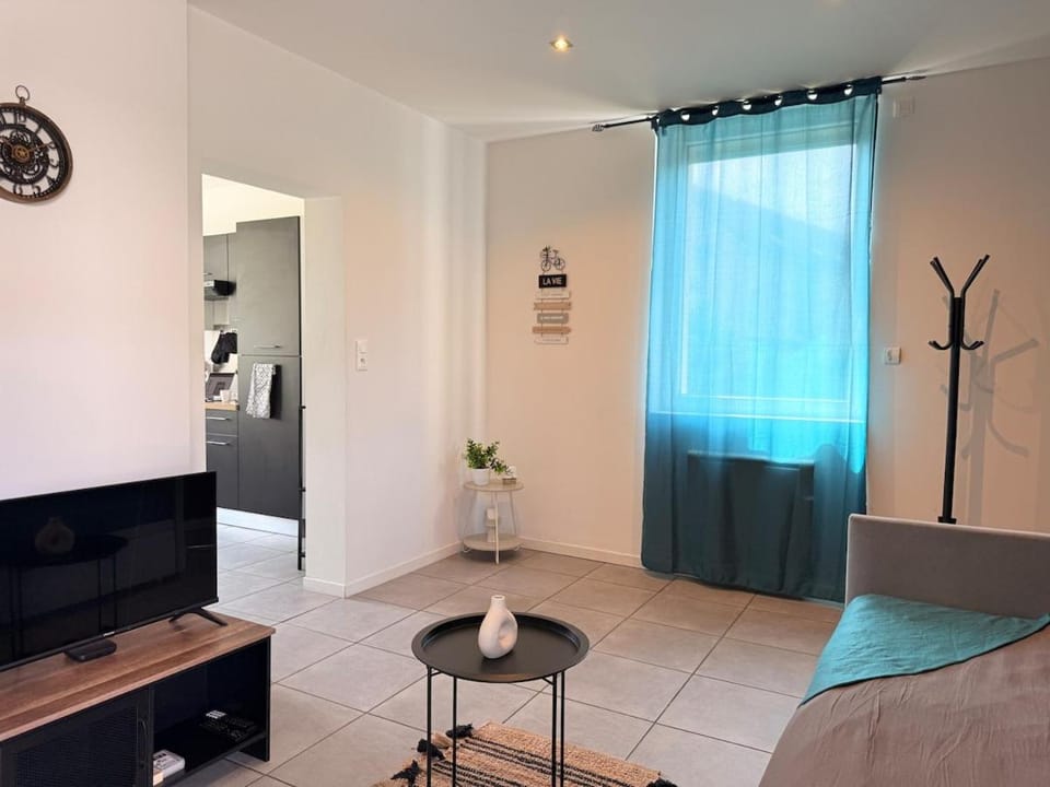 T2 proche Techn'hom Apartment in Switzerland
