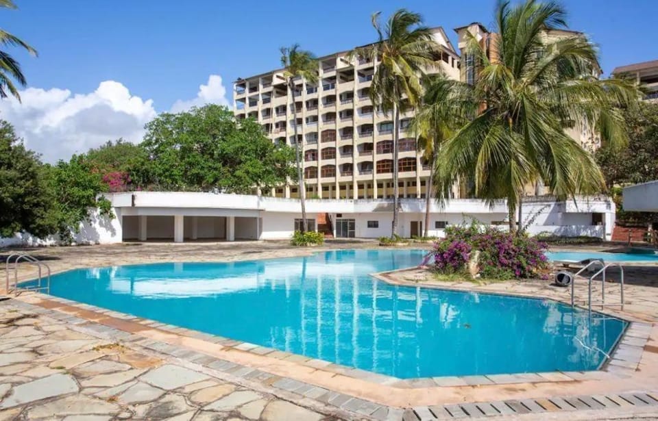 Property building, Swimming pool